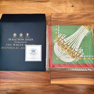 HALCYON DAYS NIB Gorgous Silk Scarf